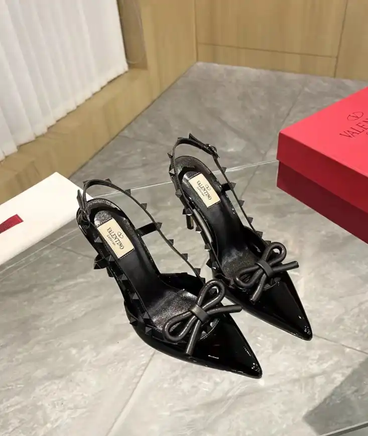 hype Valentino Sandals