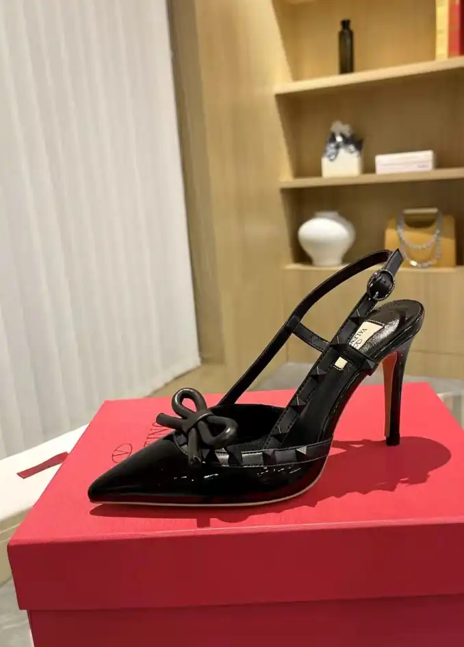 hype Valentino Sandals