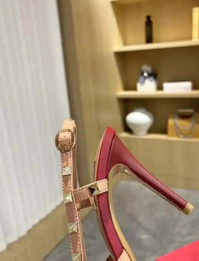 hype Valentino Sandals