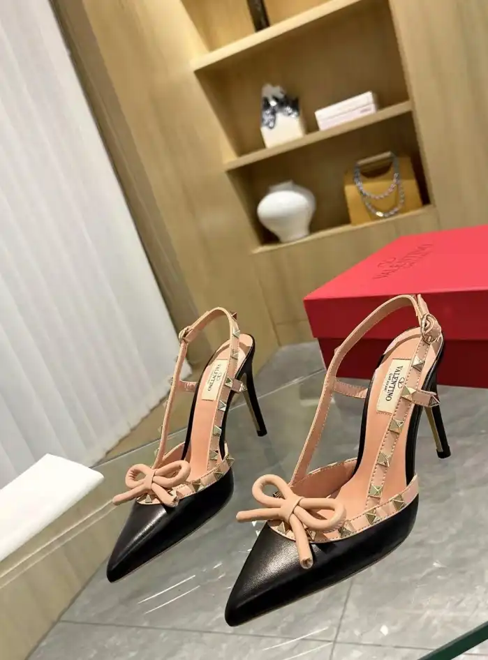 hype Valentino Sandals