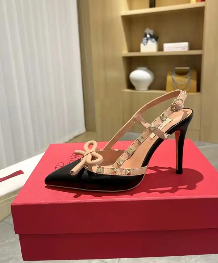 hype Valentino Sandals