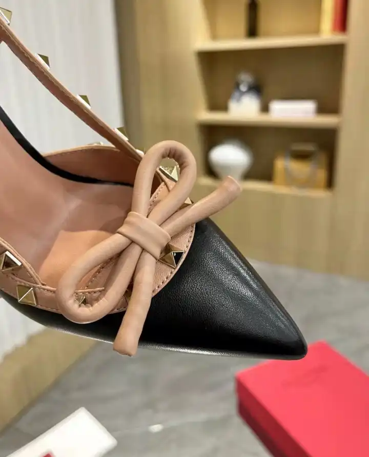 hype Valentino Sandals