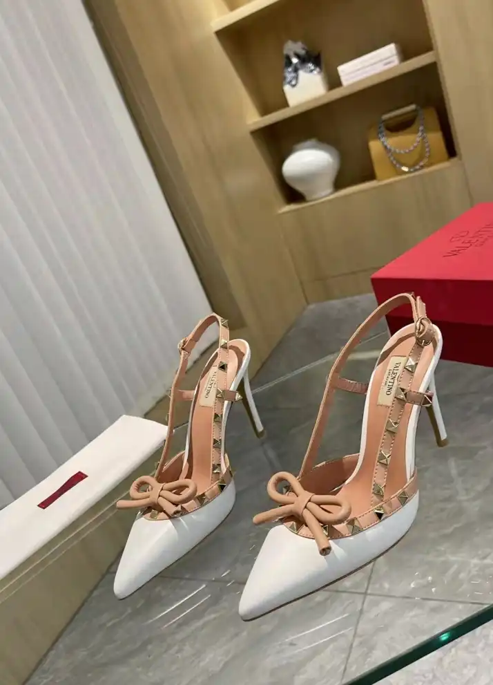 hype Valentino Sandals