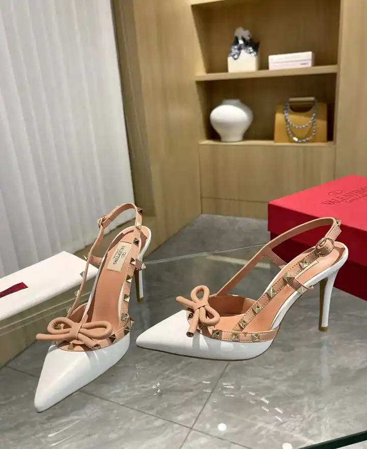 hype Valentino Sandals