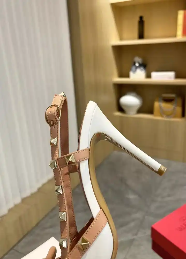 hype Valentino Sandals