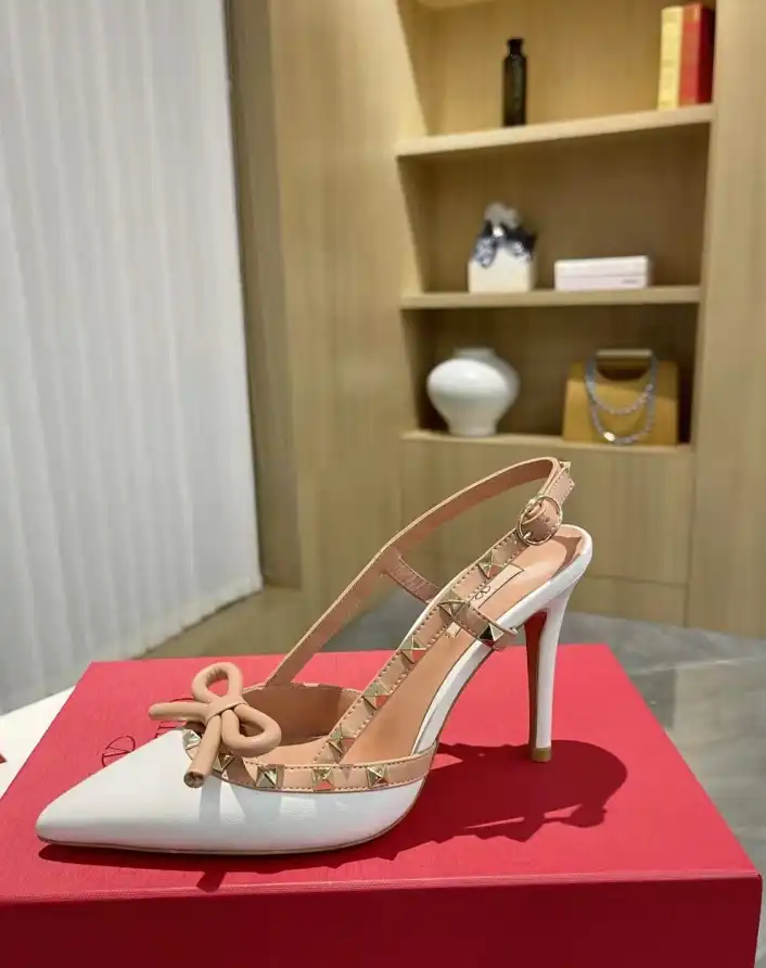 hype Valentino Sandals