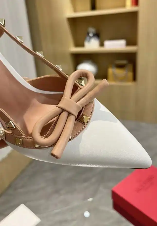 hype Valentino Sandals