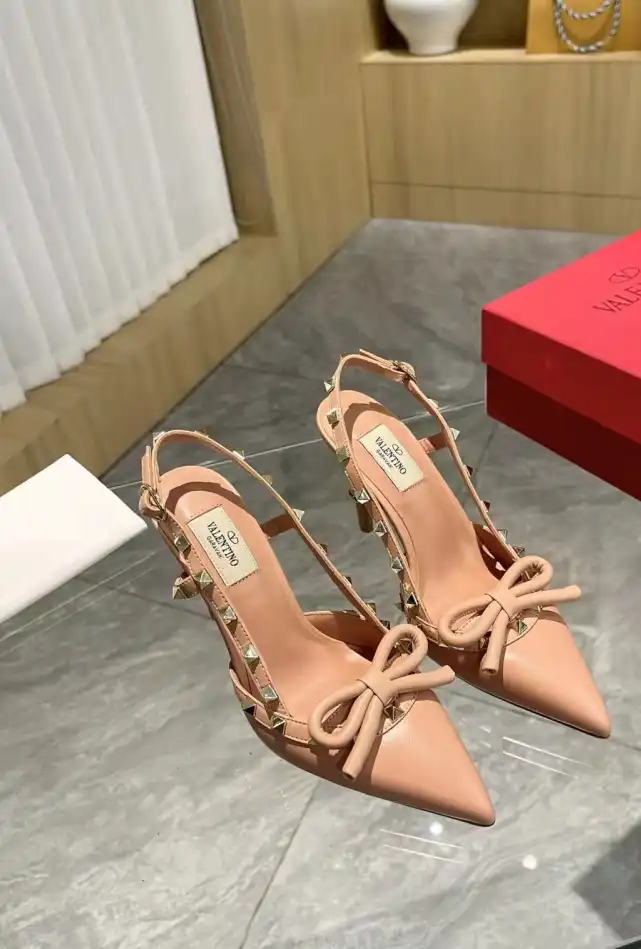 hype Valentino Sandals