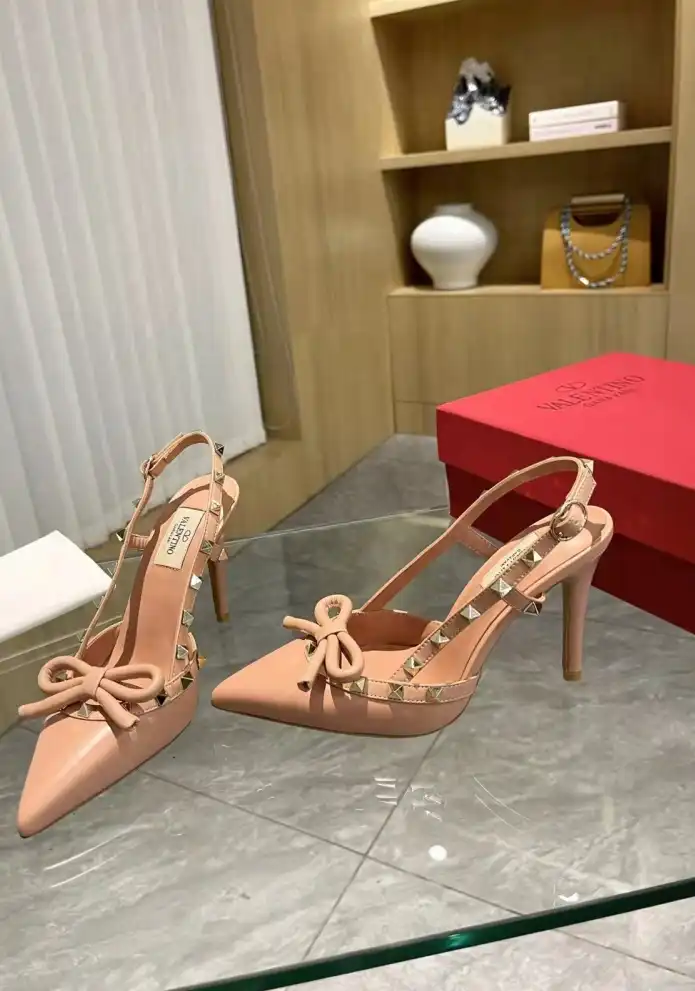 hype Valentino Sandals