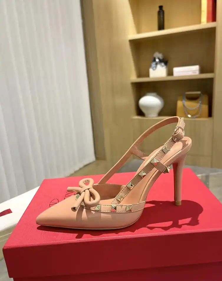 hype Valentino Sandals