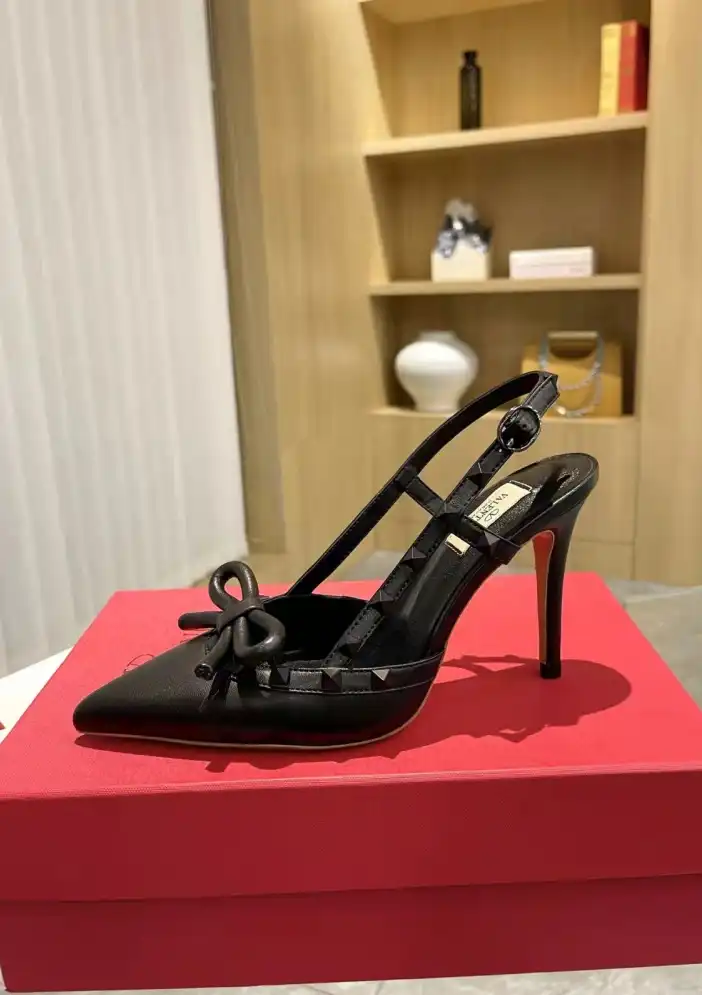 hype Valentino Sandals