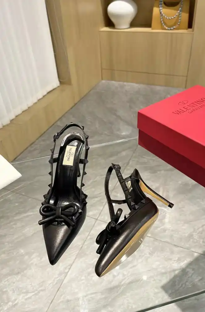 hype Valentino Sandals