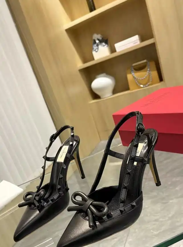 hype Valentino Sandals