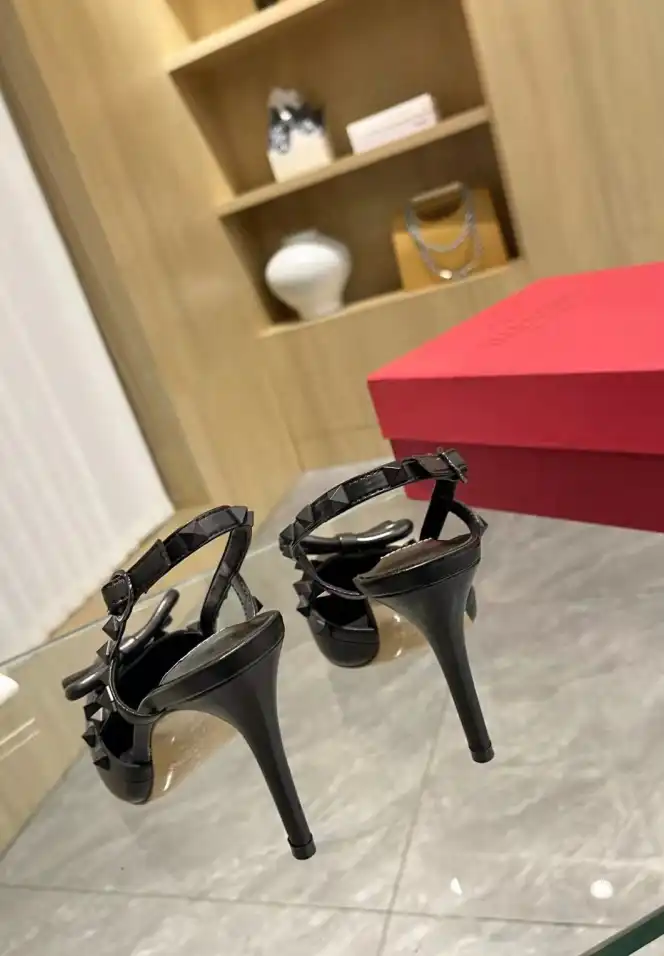 hype Valentino Sandals