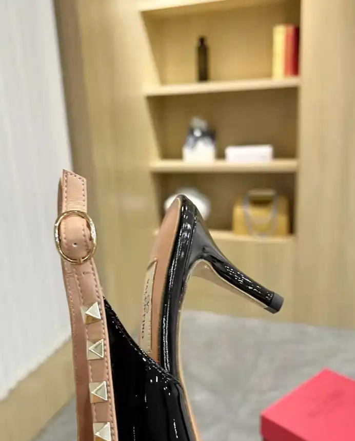 hype Valentino Sandals