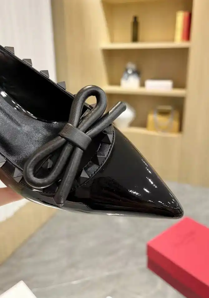 hype Valentino Sandals