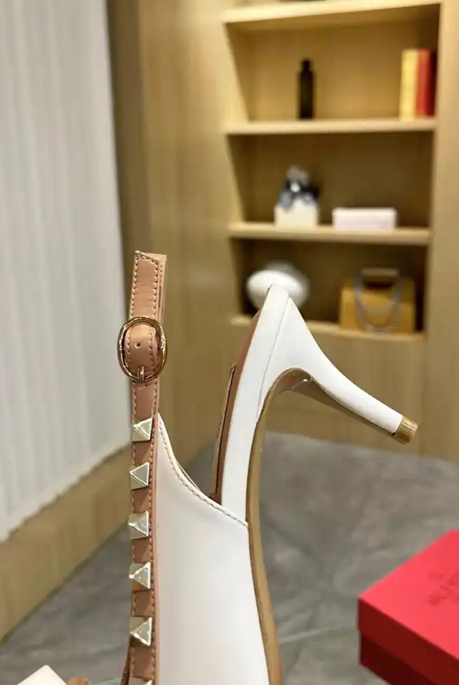 hype Valentino Sandals