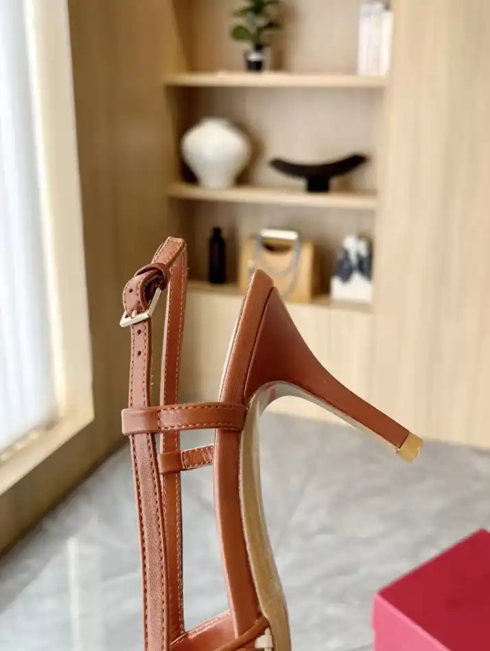 hype Valentino High Heels