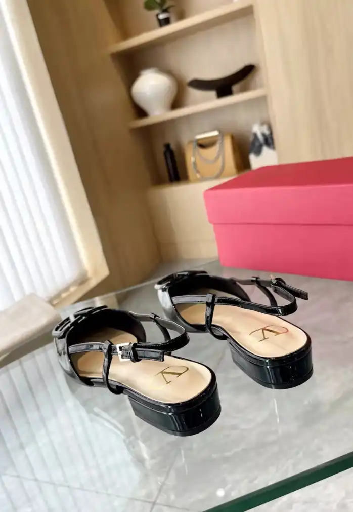 hype Valentino Sandals