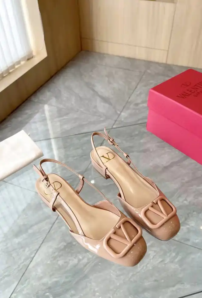 hype Valentino Sandals