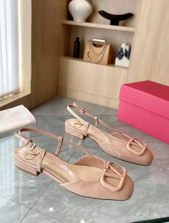 hype Valentino Sandals