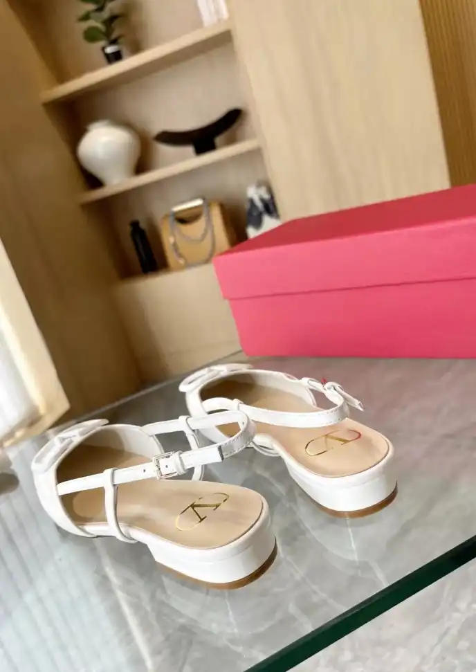 hype Valentino Sandals