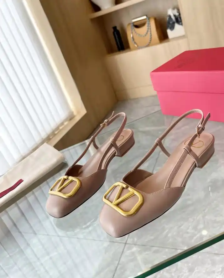 hype Valentino Sandals