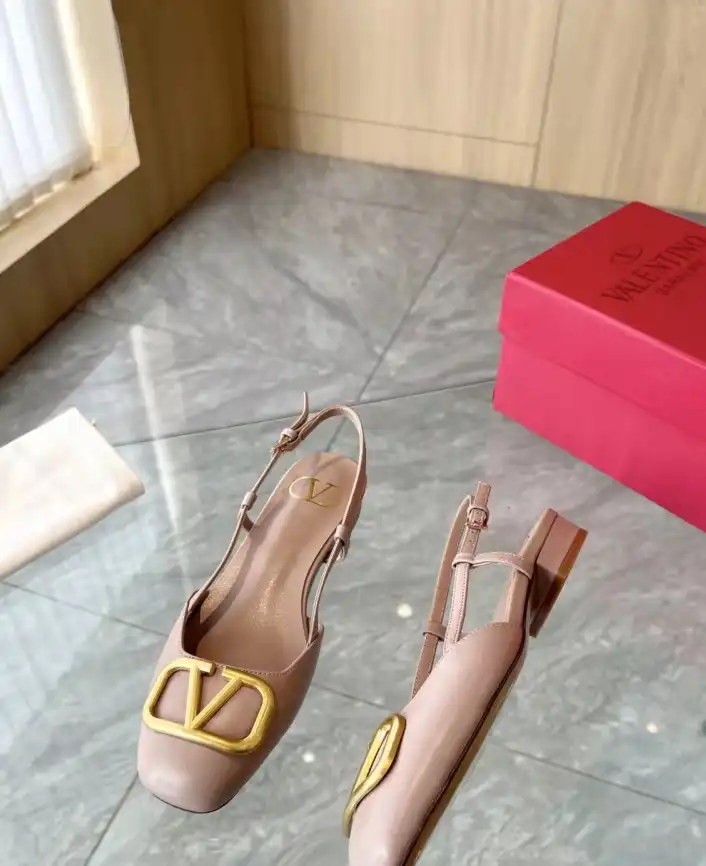 hype Valentino Sandals