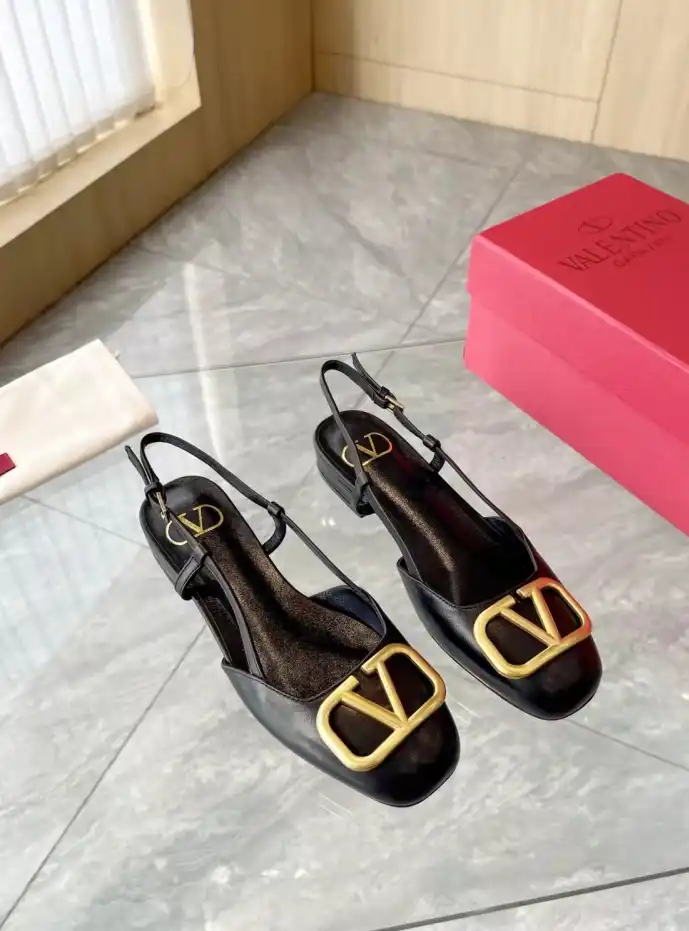 hype Valentino Sandals