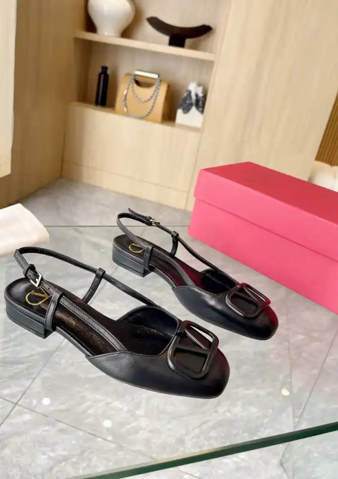 hype Valentino Sandals