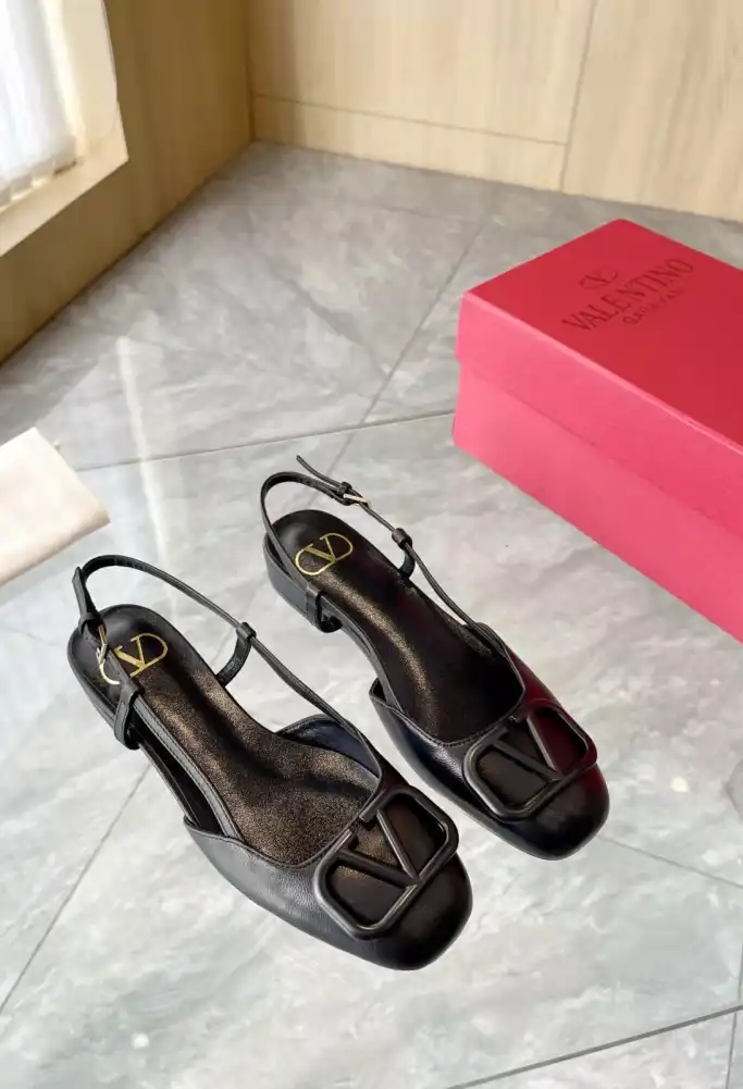 hype Valentino Sandals