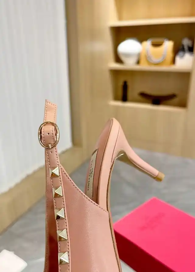 hype Valentino Sandals