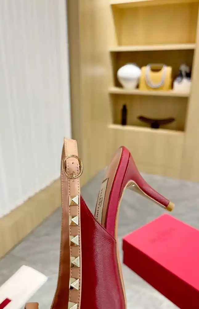 hype Valentino Sandals