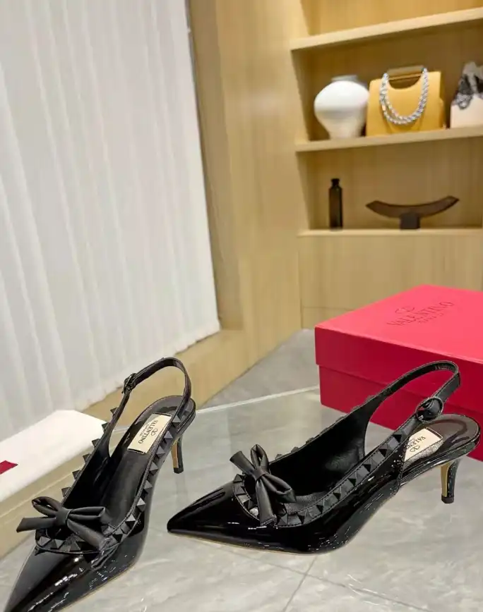 hype Valentino Sandals