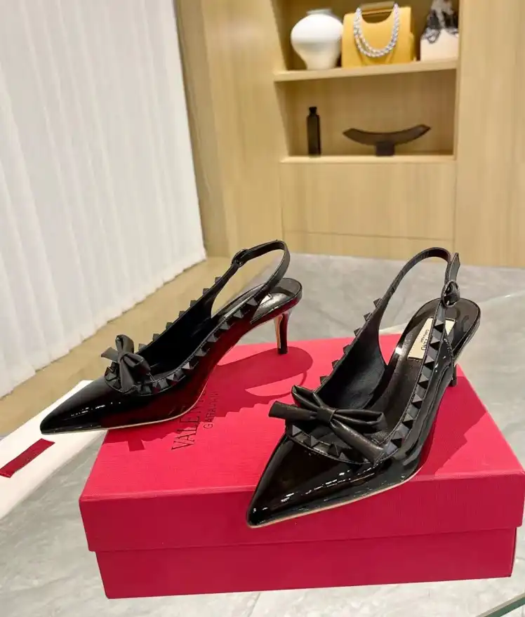 hype Valentino Sandals