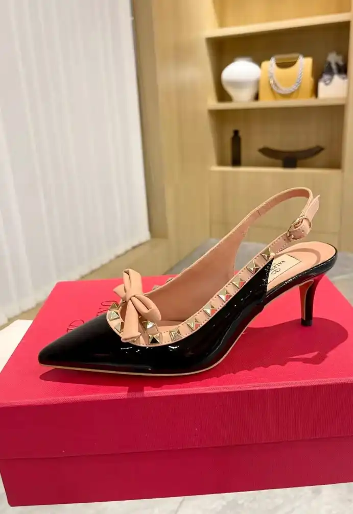 hype Valentino Sandals