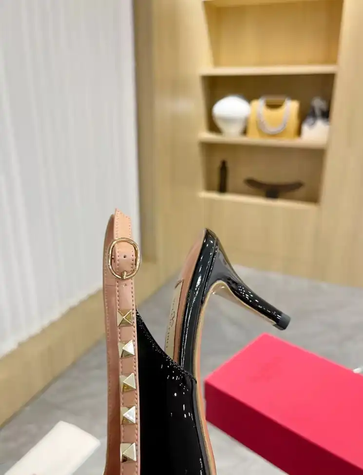 hype Valentino Sandals