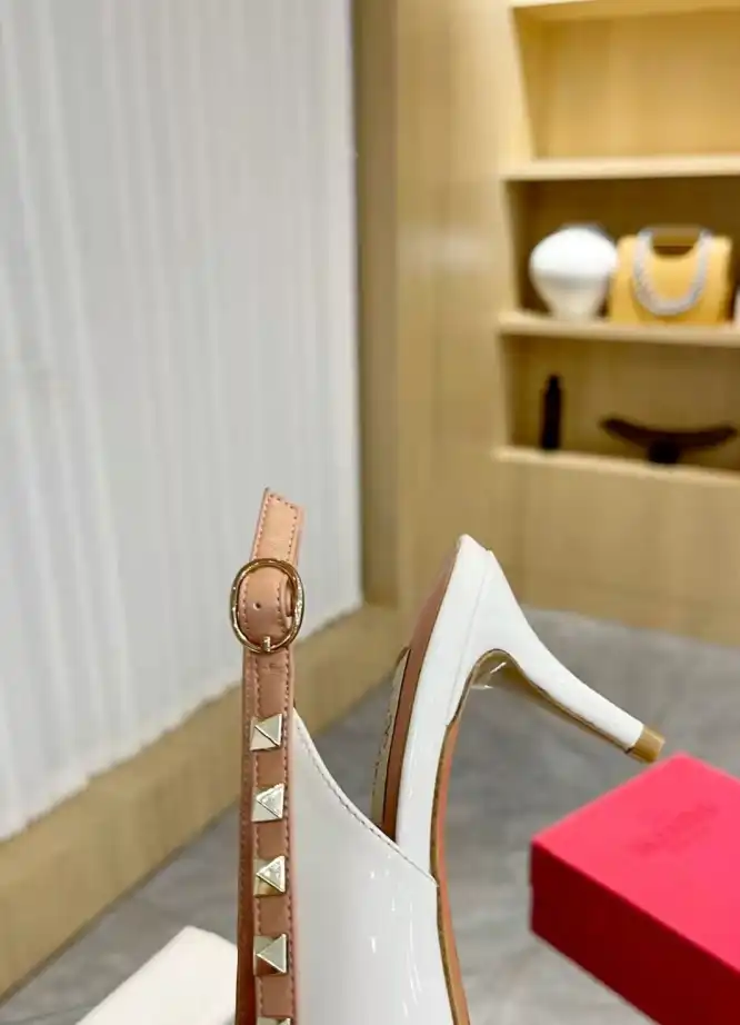 hype Valentino Sandals