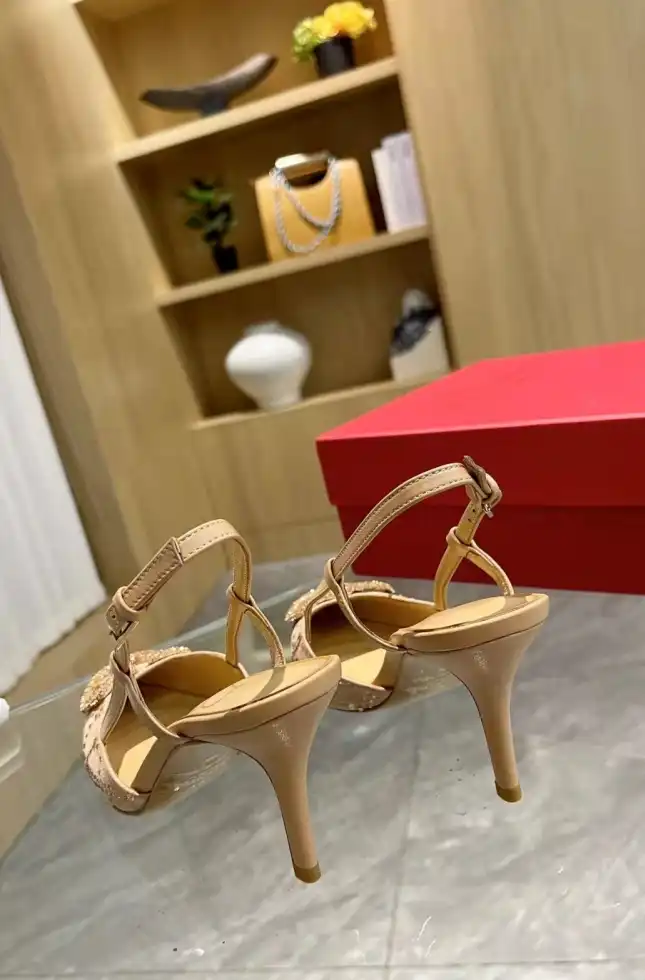 hype Valentino High Heels