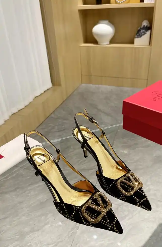 hype Valentino High Heels