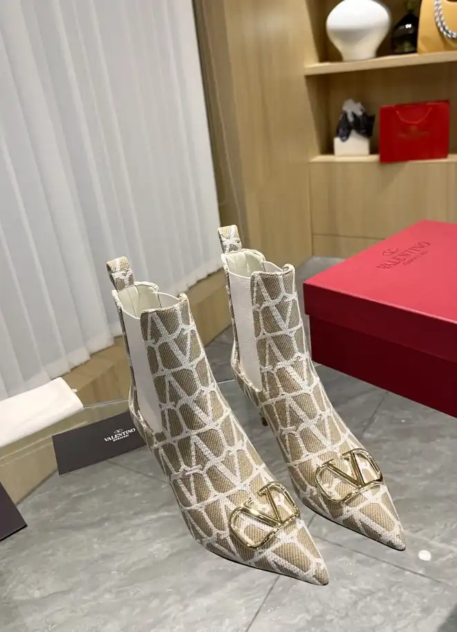 hype Valentino High Heels