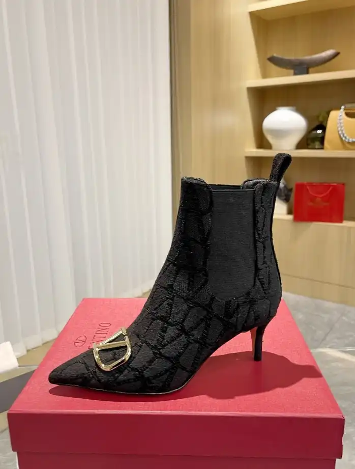 hype Valentino High Heels