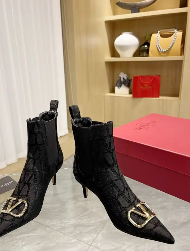 hype Valentino High Heels