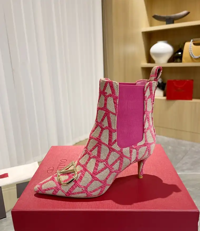 hype Valentino High Heels