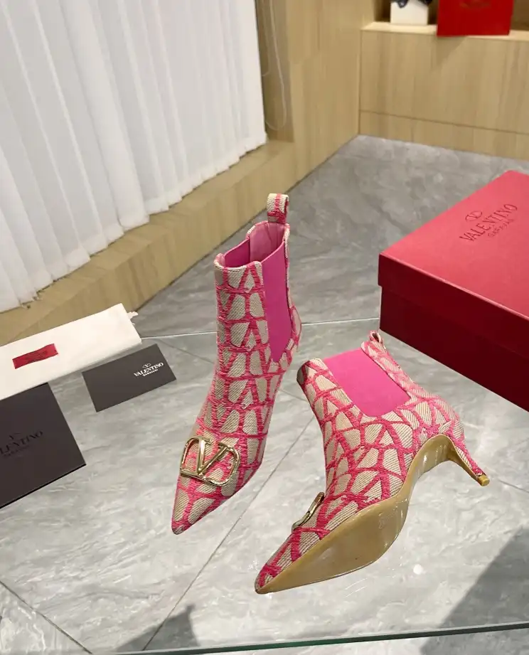 hype Valentino High Heels