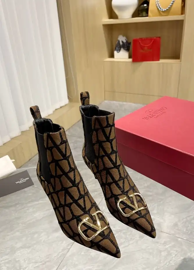 hype Valentino High Heels