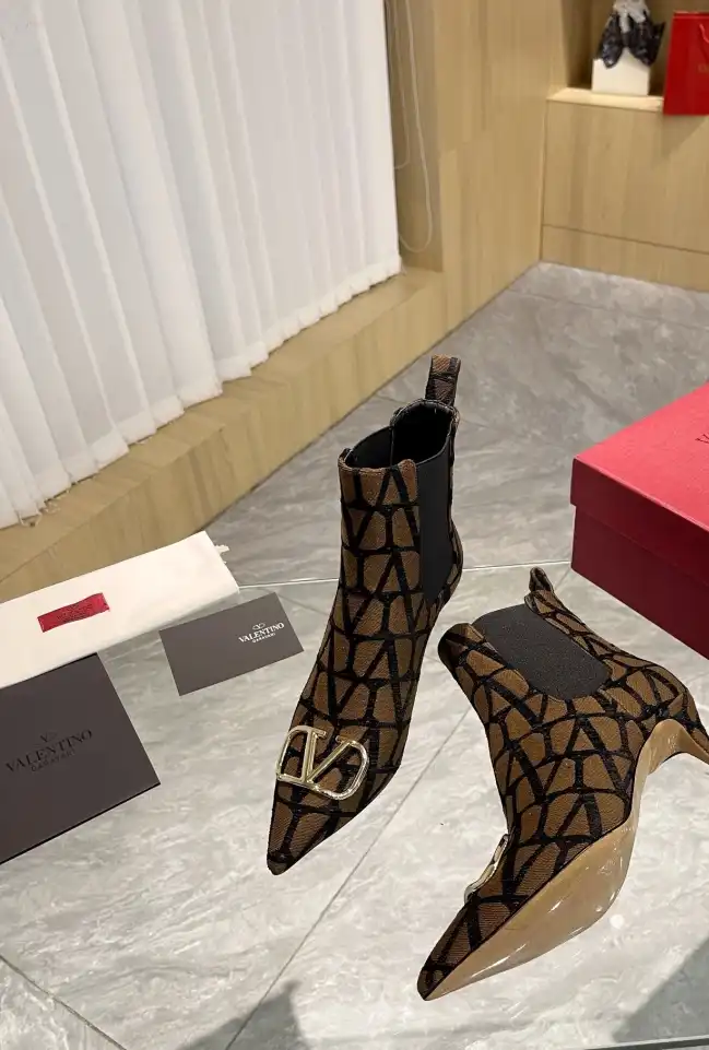 hype Valentino High Heels