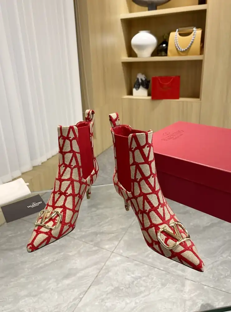 hype Valentino High Heels