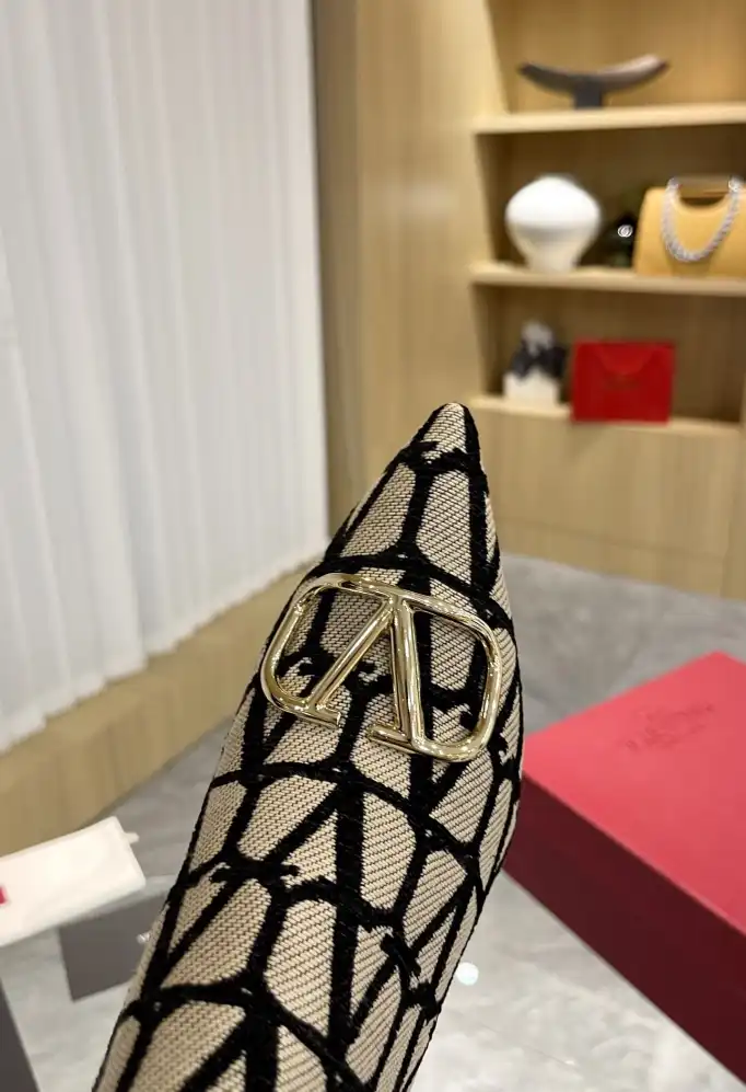 hype Valentino High Heels