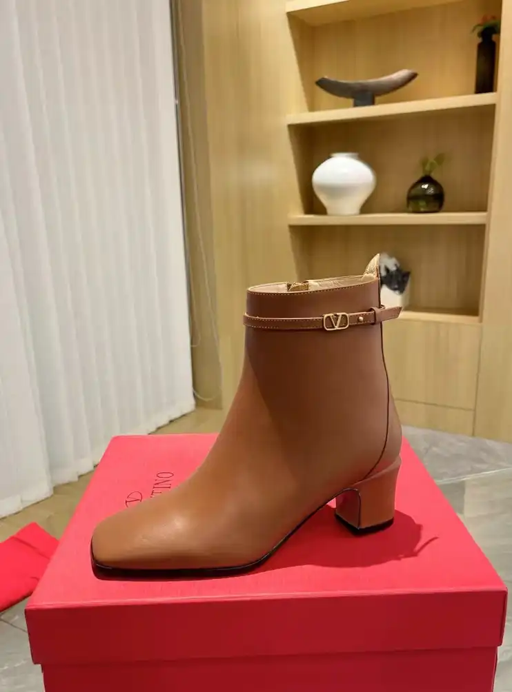 hype Valentino High Heels